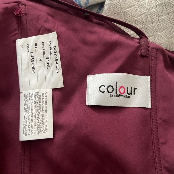 Women’s burgundy long sleeveless dress - Picture 3 of 6